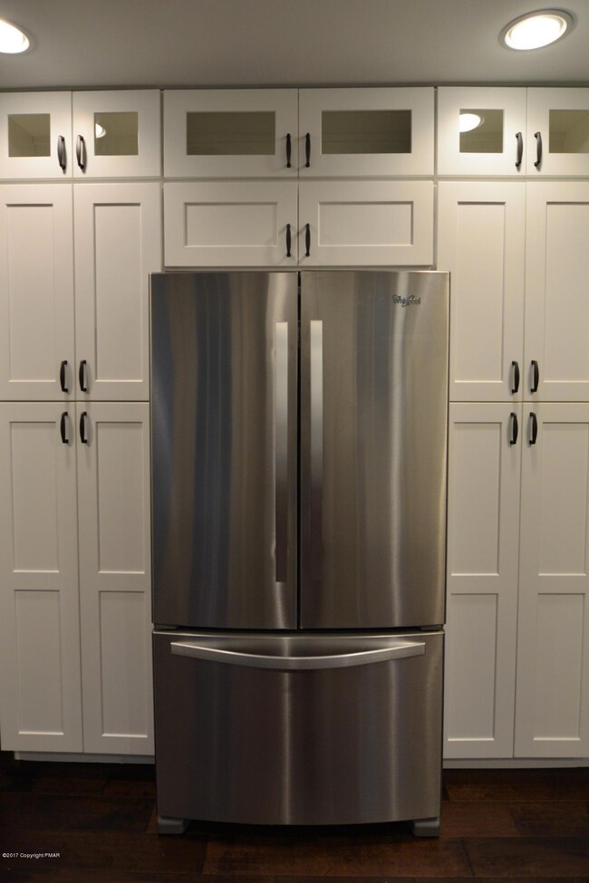 258 Chipperfield Dr, Effort, PA 18330 - photo 6