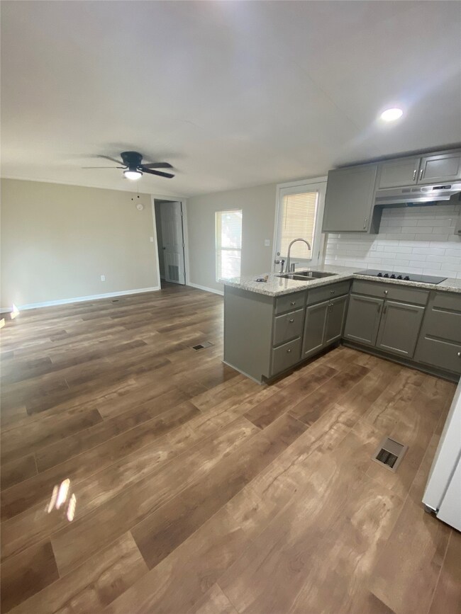 11113 Bentley St unit B, Houston, TX 77093 - photo 6