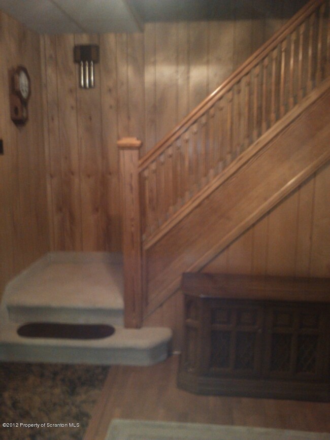 1315 Dartmouth St, Scranton, PA 18504 - photo 3