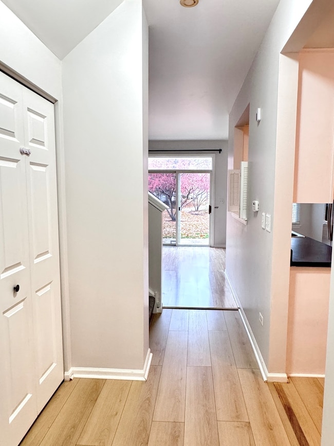 2350 Sheehan Dr, Naperville, IL 60564 - photo 3