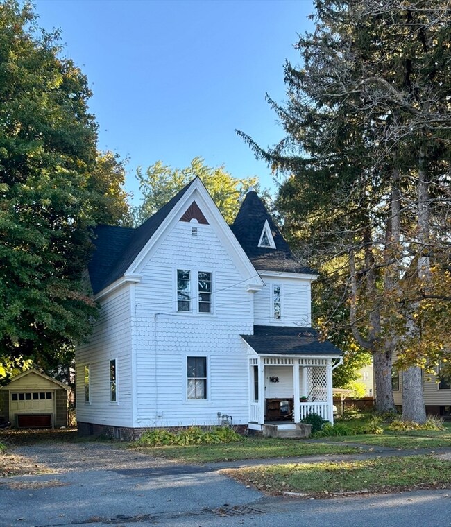 4 Columbia St, Westfield, MA 01085 - photo 2