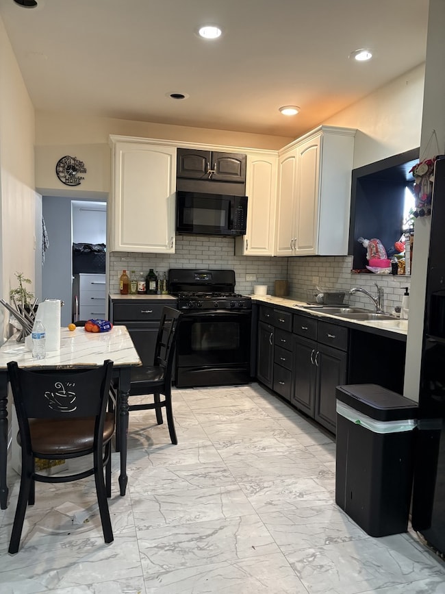 3924 N Sawyer Ave, Chicago, IL 60618 - photo 3