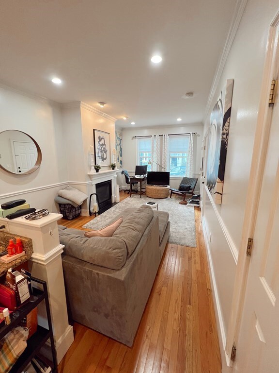 160 1/2 H St unit 1, Boston, MA 02127 - photo 2