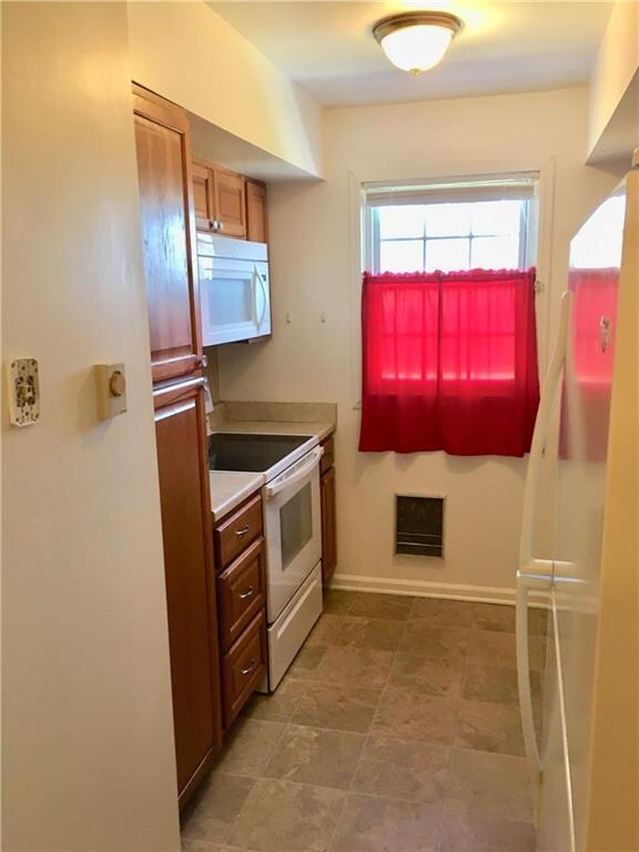 6634 Pa Route 873 unit 5, Slatington, PA 18080 - photo 4