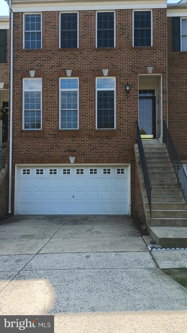 42927 Shelbourne Square, Chantilly, VA 20152 - photo 5