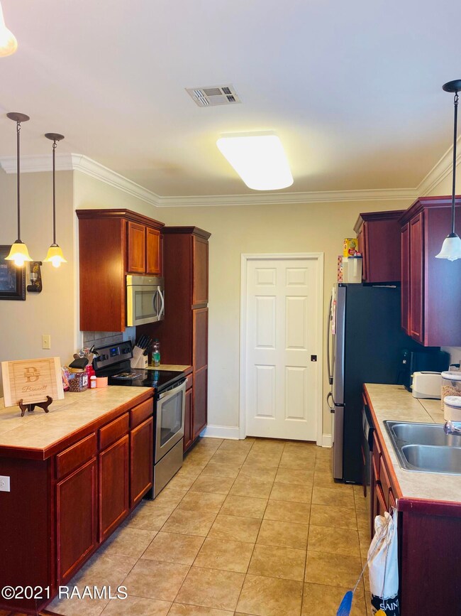 03F930A2-48E8-4A86-AABE-9072F4872730