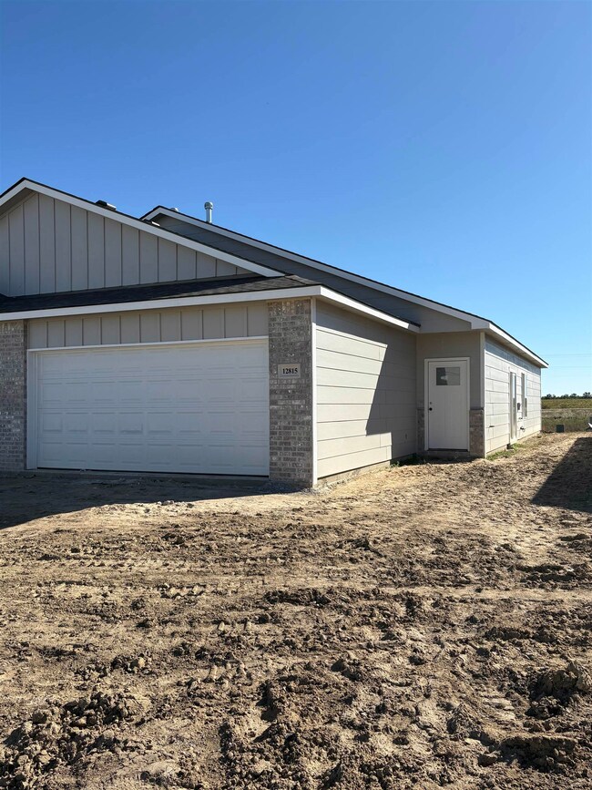 12815 E Blake St, Wichita, KS 67207 - photo 2