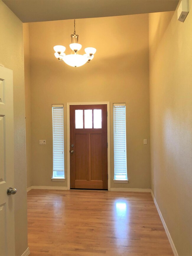 61148 Foxglove Loop, Bend, OR 97702 - photo 2