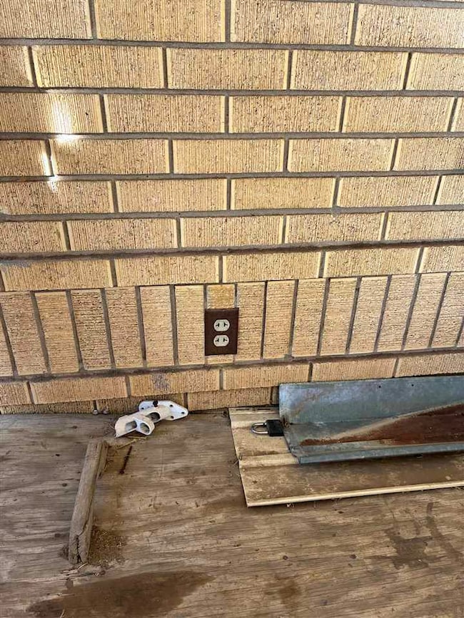 1305 NW Smith Ave, Lawton, OK 73507 - photo 5