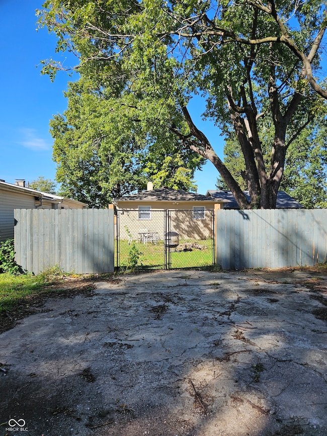 4107 Weaver Ave, Indianapolis, IN 46227 - photo 3