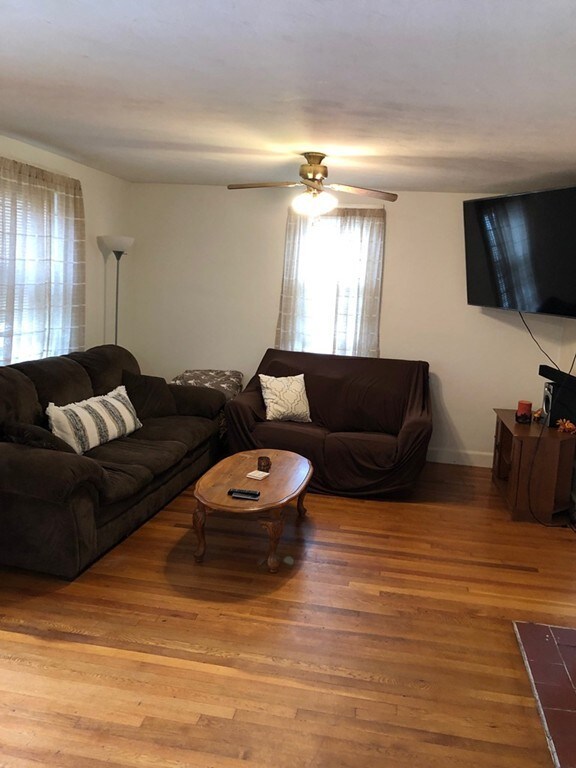 527 Burncoat St, Worcester, MA 01606 - photo 5