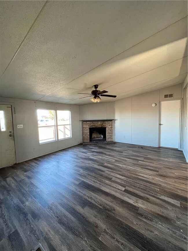 127 Hillside Dr, Troy, TX 76579 - photo 4