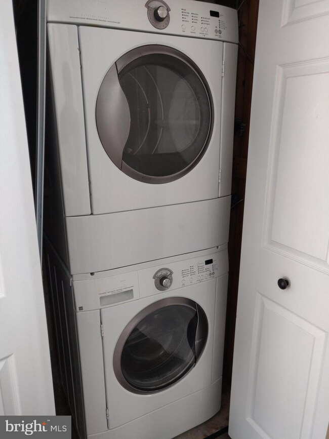 14007D Grumble Jones Ct, Centreville, VA 20121 - photo 6