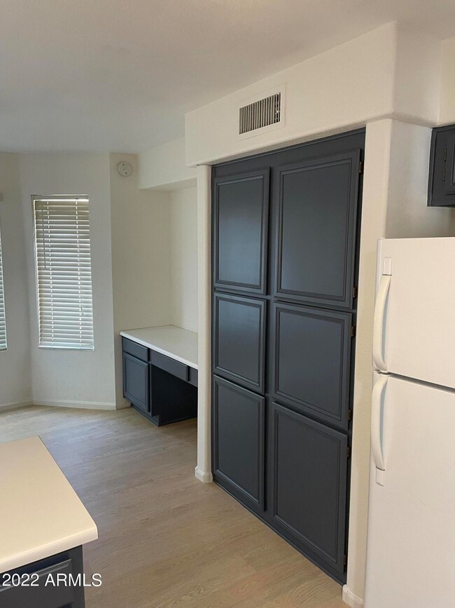 741 E Rosemonte Dr, Phoenix, AZ 85024 - photo 2