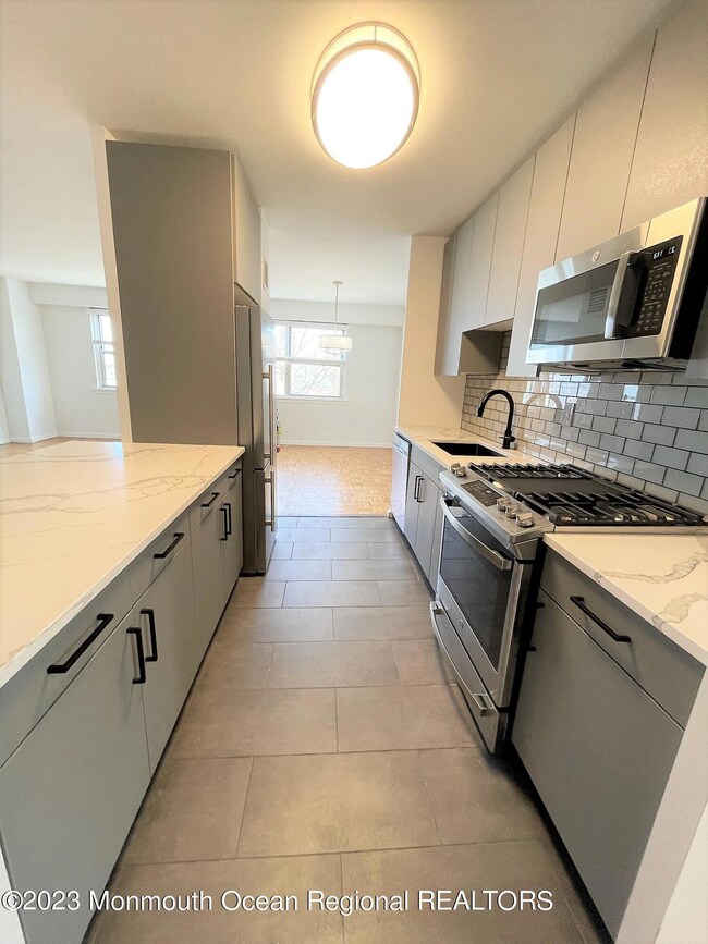 10 Ocean Blvd unit 4H, Atlantic Highlands, NJ 07716 - photo 3