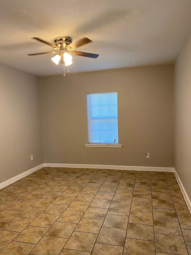 3503 Otterbury Dr, Houston, TX 77039 - photo 3