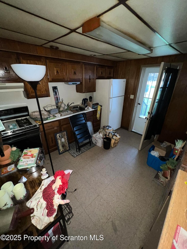 8C9A1919-021B-4D10-ADB6-A4B561F8B5CB