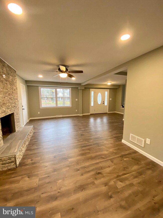 1950 Wynnewood Dr, Vineland, NJ 08361 - photo 6