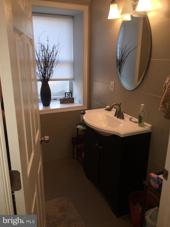 4203 Main St unit 2, Philadelphia, PA 19127 - photo 7