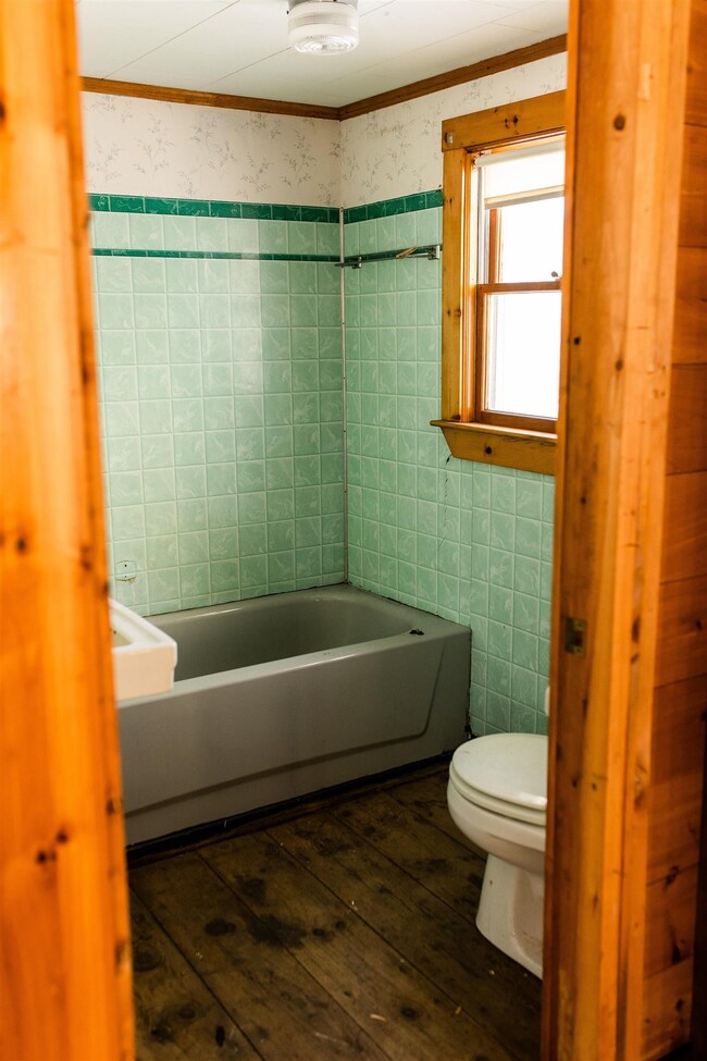 4 Mark Ave, Derry, NH 03038 - photo 6