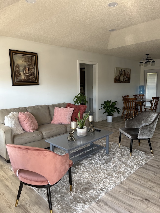 343 Donna Dr, Clarksville, TN 37042 - photo 2