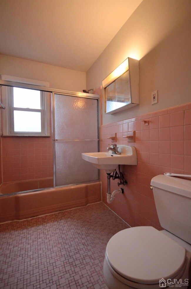 331 Chestnut St unit B, Roselle Park, NJ 07204 - photo 6