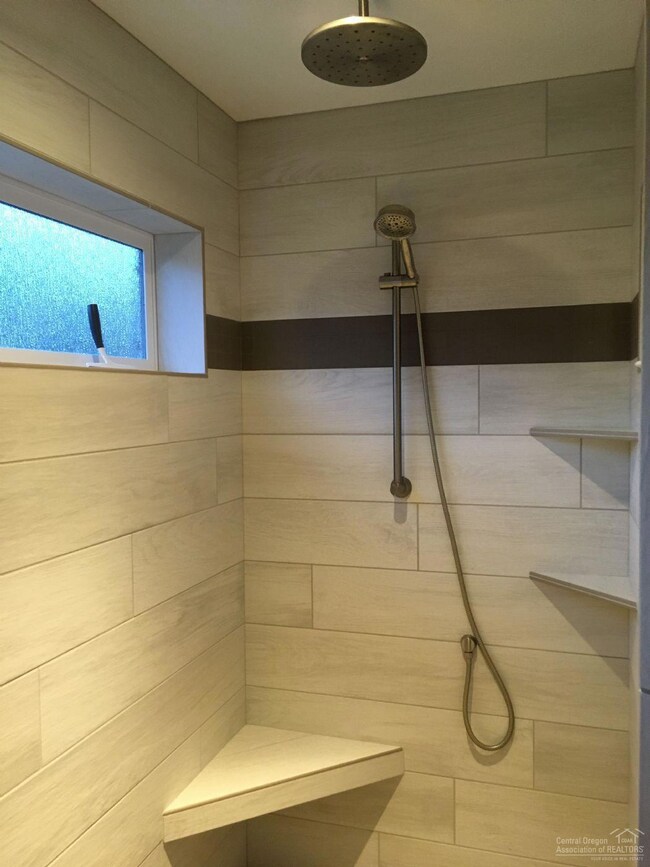 60986 Snowbrush Dr, Bend, OR 97702 - photo 7