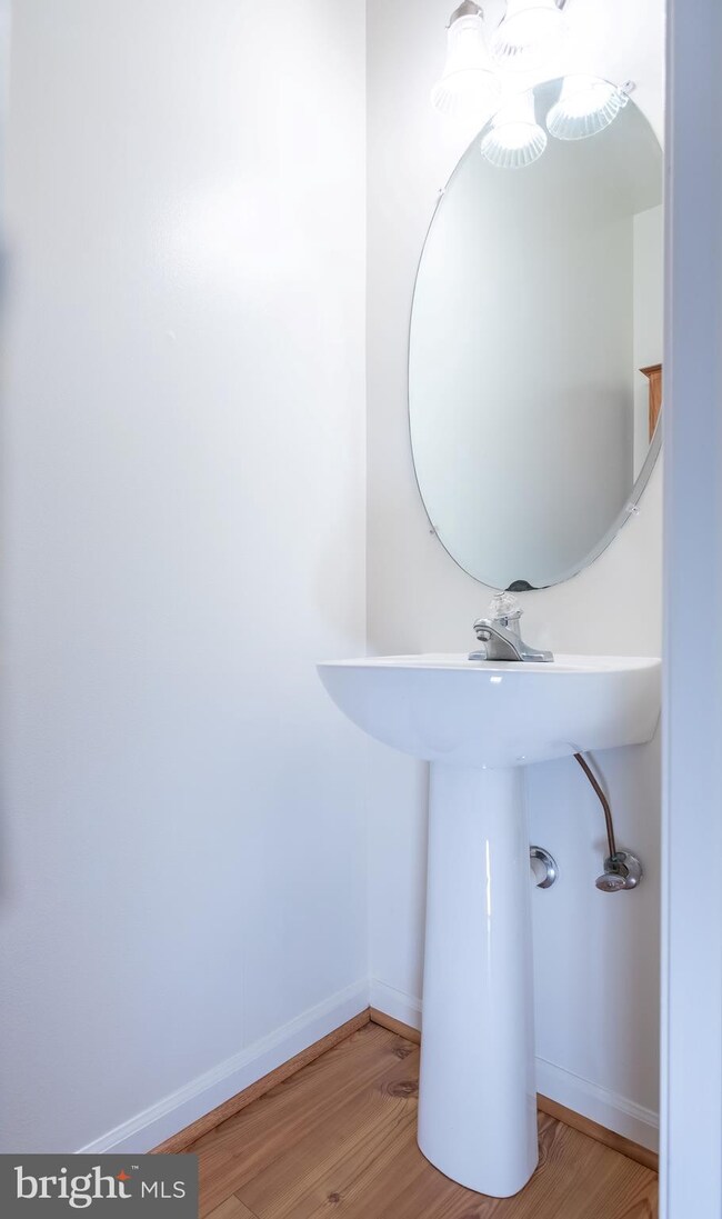 8312 Snowy Egrit Way unit 42, Lorton, VA 22079 - photo 4