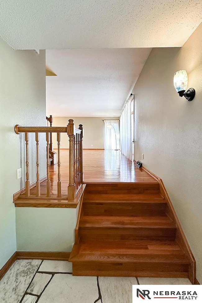 608 Martin Dr, Bellevue, NE 68005 - photo 5