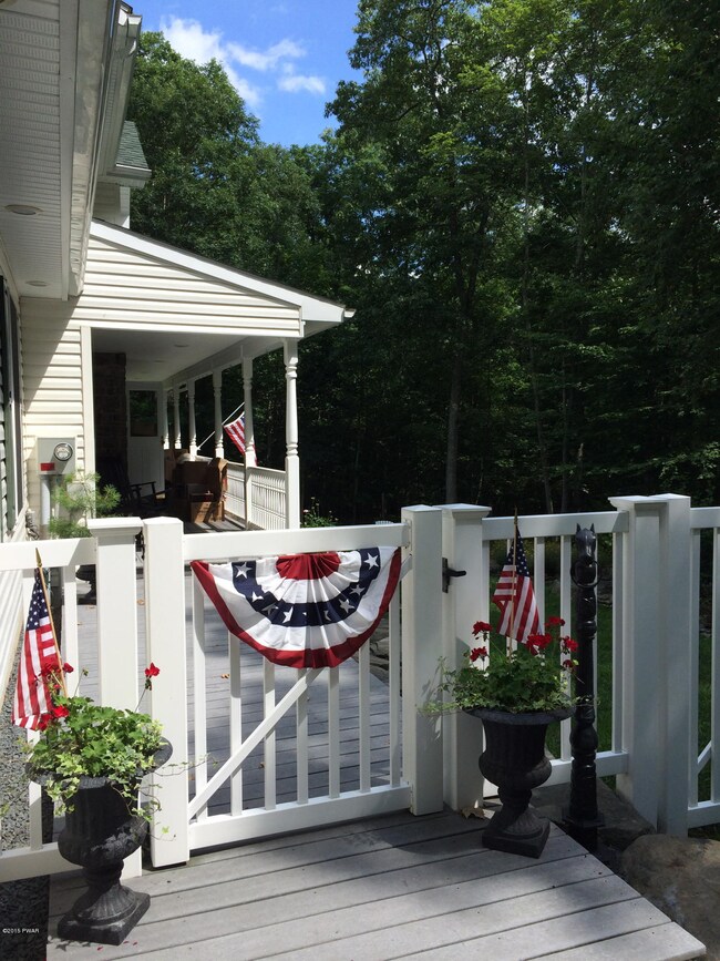 21 Holiday Dr, Hawley, PA 18428 - photo 4