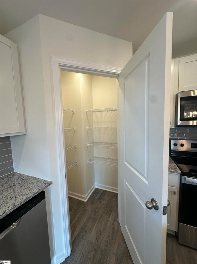 6039 Willutuck Dr, Boiling Springs, SC 29316 - photo 5