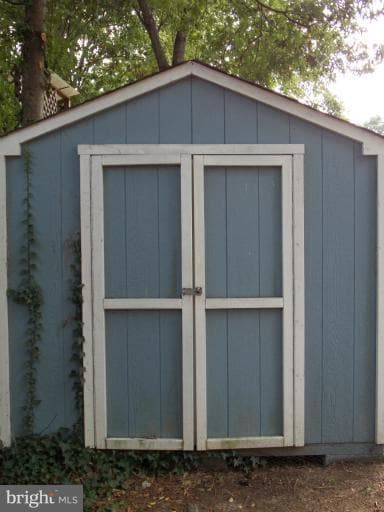 8409 Crown Place, Alexandria, VA 22308 - photo 5