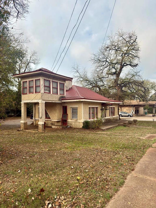 720 W Palestine Ave, Palestine, TX 75801 - photo 3