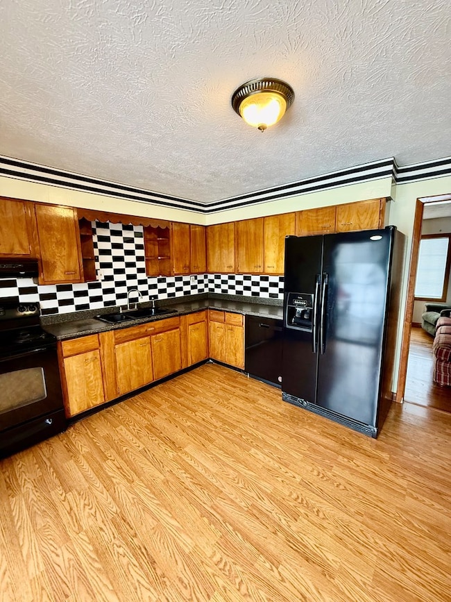 2302 Hill-N-dale Dr, Maysville, KY 41056 - photo 4