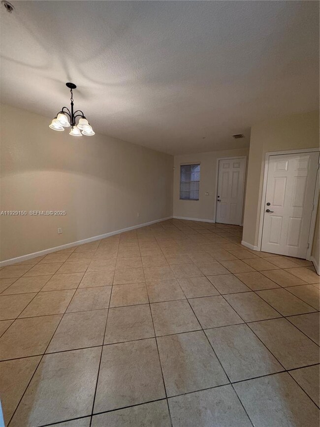 12440 Emerald Creek Manor unit 17, Davie, FL 33325 - photo 4