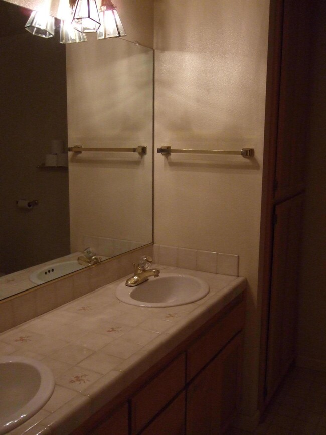 2170 Darsha Ln, Redding, CA 96003 - photo 4