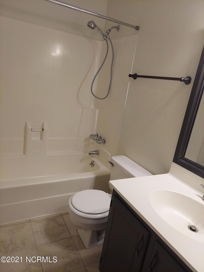 Main bedroom Bath