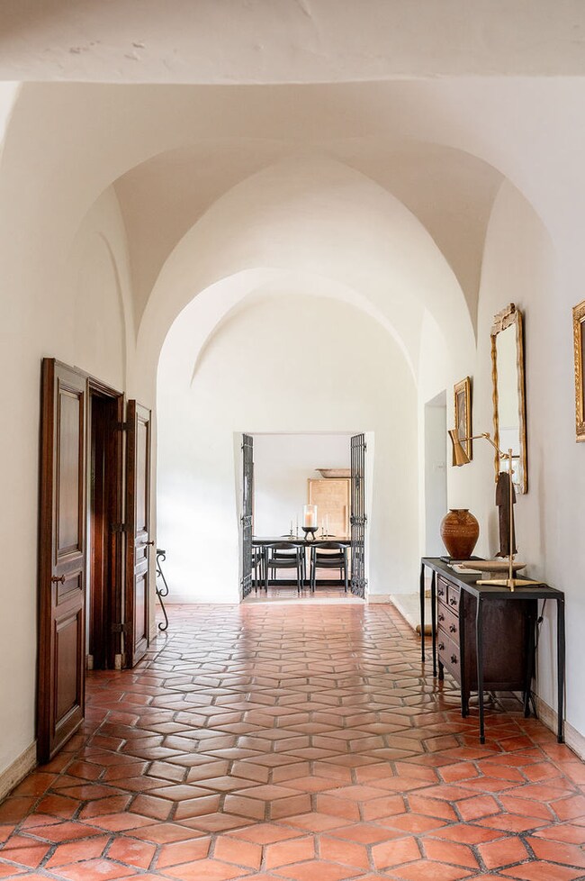 433 S Edgelawn Dr, Aurora, IL 60506 - photo 4