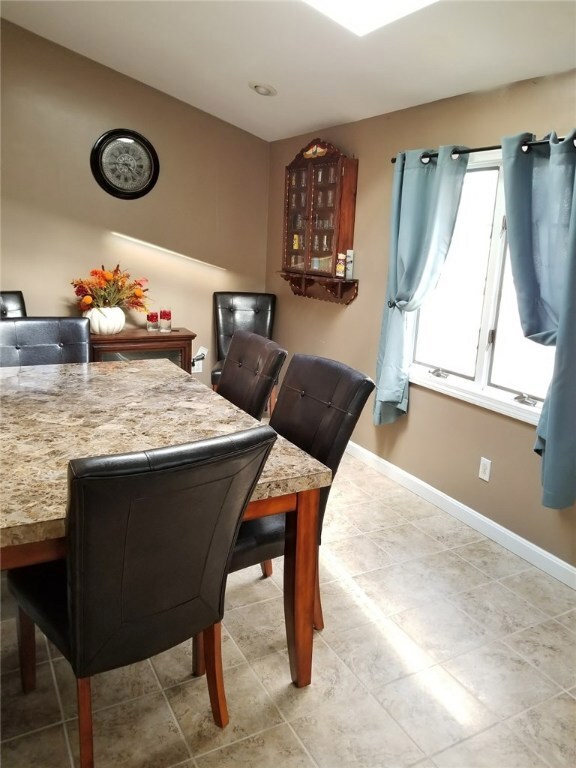 46 Macarthur Dr, Warwick, RI 02889 - photo 5