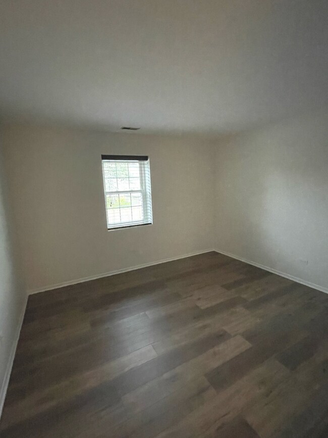 568 S Spring Rd unit 8, Elmhurst, IL 60126 - photo 7