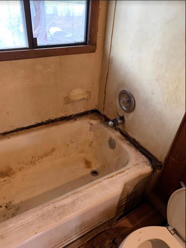 352823-5