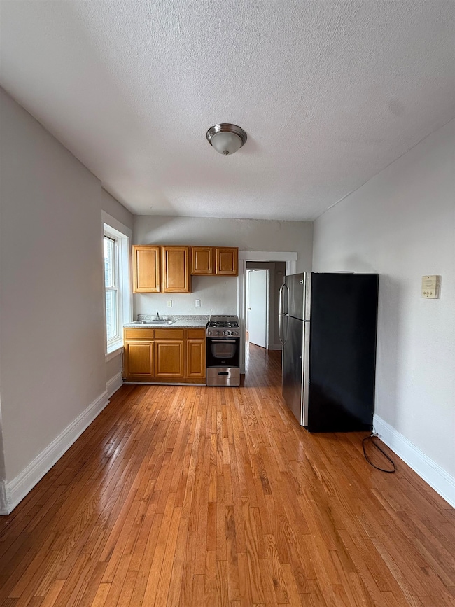 467 Pavonia Ave unit 4L, Jersey City, NJ 07306 - photo 2