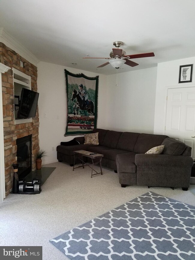 2555 Vireo Ct, Odenton, MD 21113 - photo 6