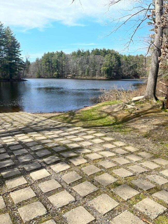 201 Piscassic St unit 201, Newmarket, NH 03857 - photo 4