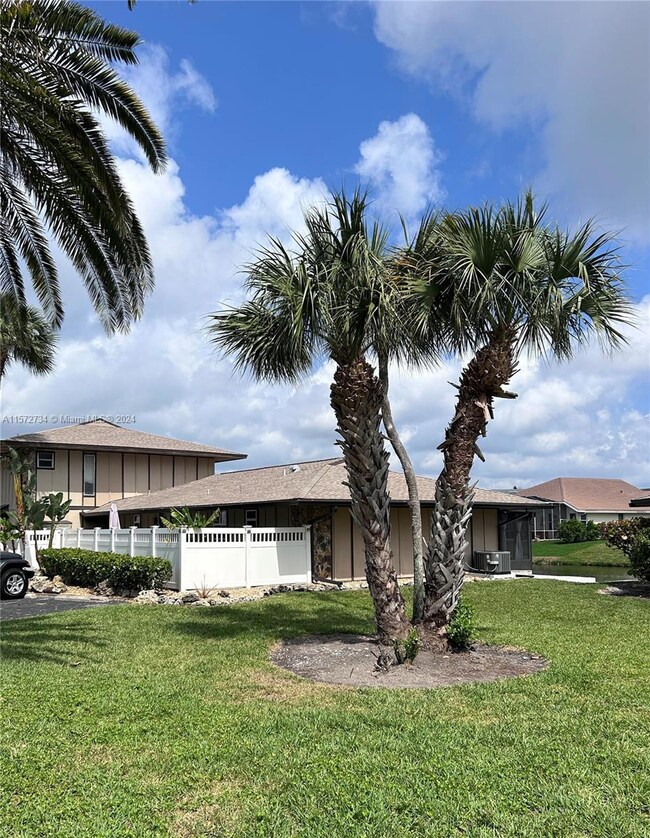 4291 Island Cir unit A, Fort Myers, FL 33919 - photo 4