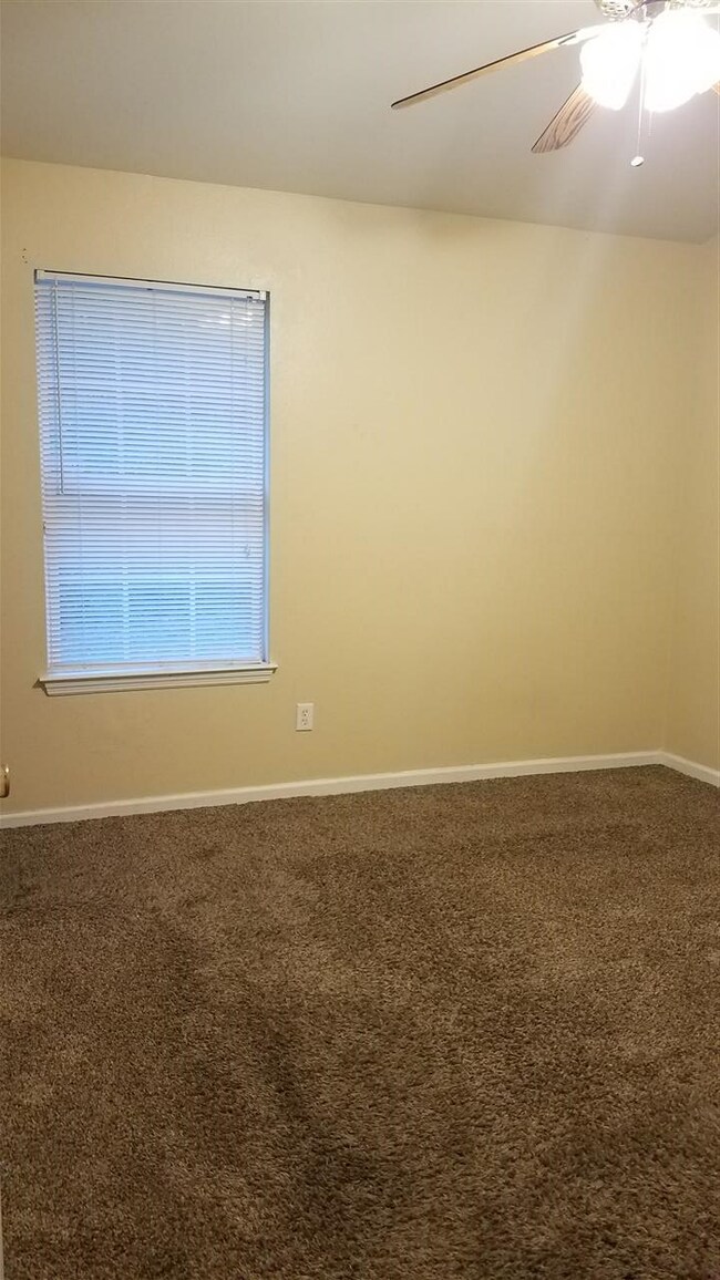 71 Eighth Ave, Crawfordville, FL 32327 - photo 6