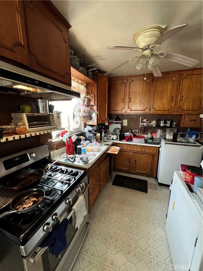 unlisted-address, Compton, CA 90220 - photo 3