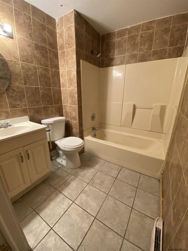362 Clinton Ave unit 3, Albany, NY 12206 - photo 5