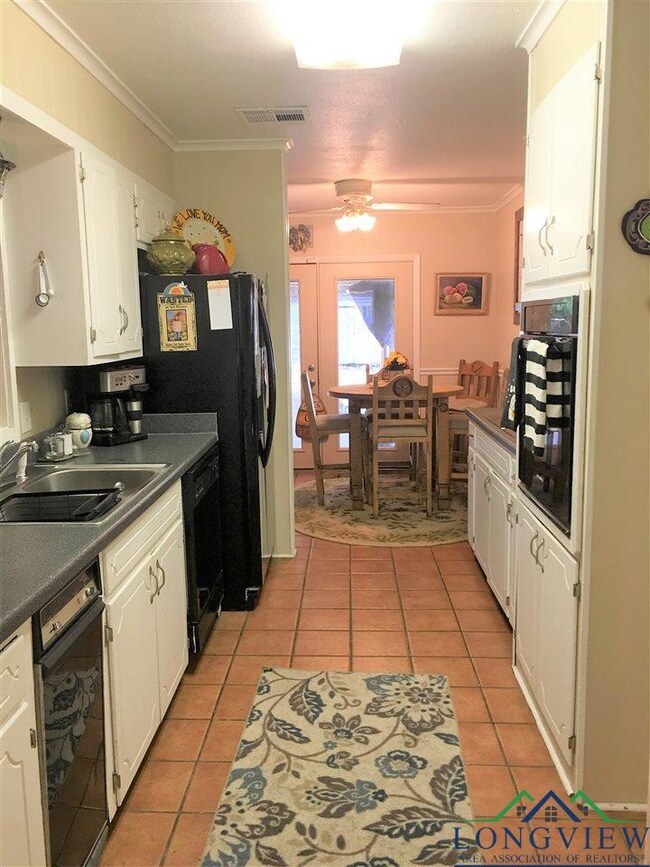 2501 Redbud St, Kilgore, TX 75662 - photo 3