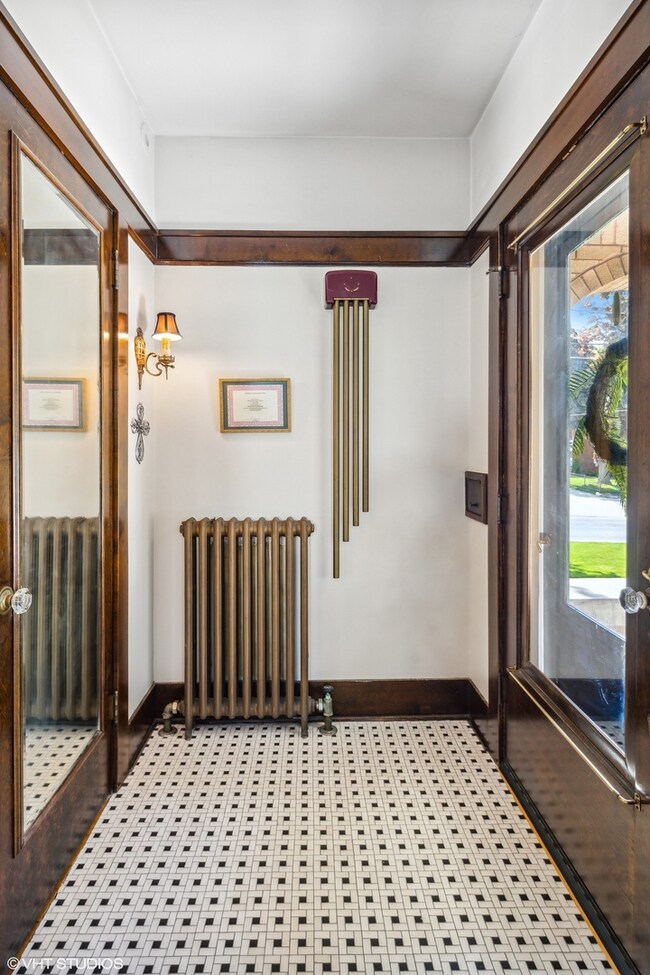 402 E Evergreen St, Wheaton, IL 60187 - photo 4